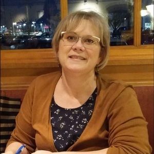 Meet your Posher, Carolyn